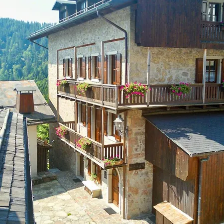 Family Home From 1880 In The Carnic Dolomites *